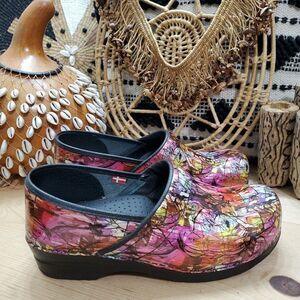 Sanita Womens 11-11.5/41 Professional Slip On Clogs Nurse Artistic Art Wear Boho